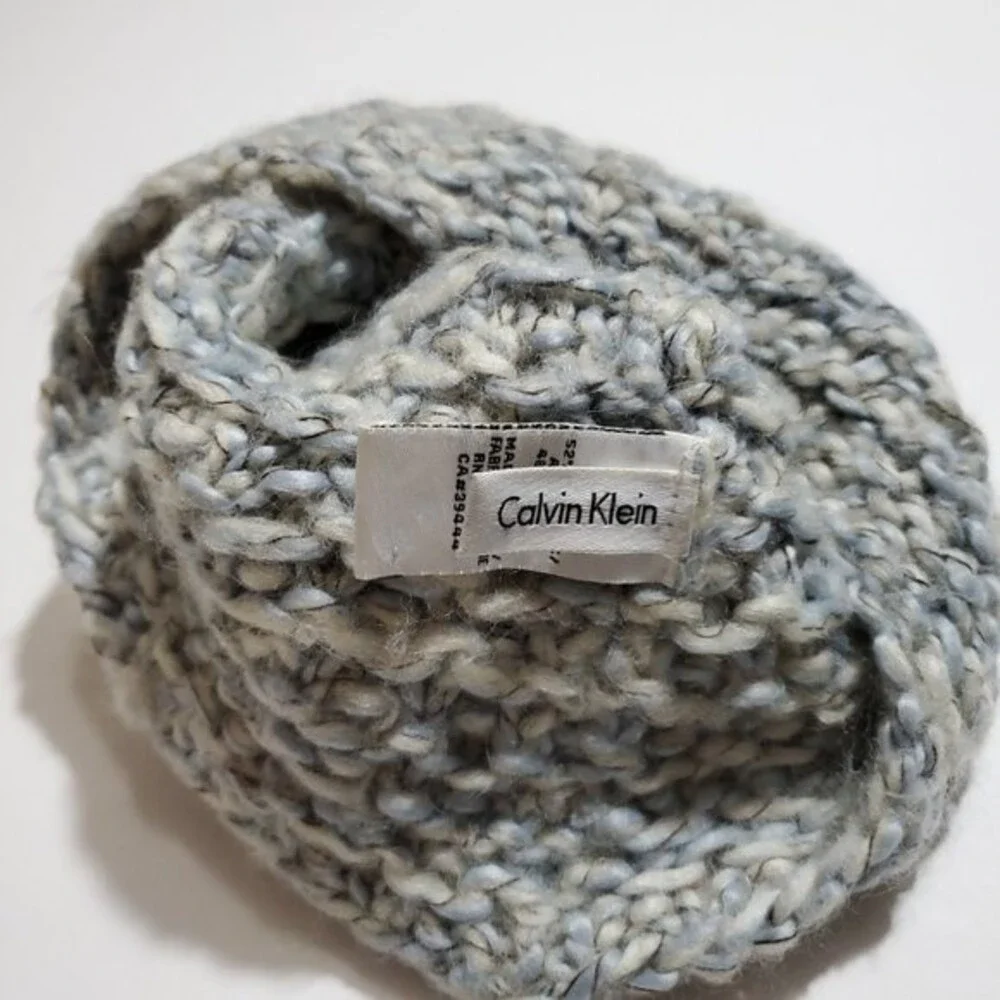 Calvin Klein Blue Cream Acrylic Wool Blend Beanie Hat Winter Snow Chunky Knit